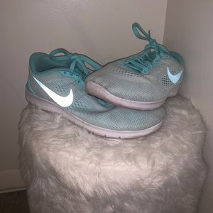 Nike free rn sneakers